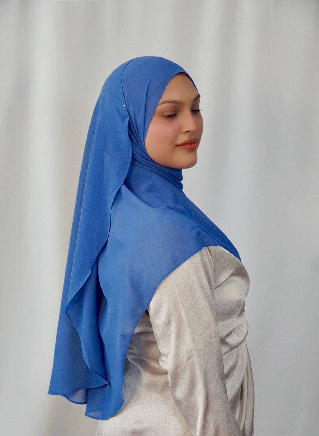 Rounded Chiffon Hijab Electric Blue